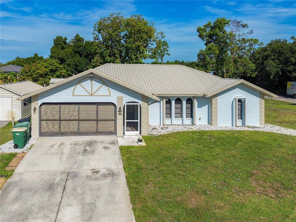 For Sale: $309,900 (3 beds, 2 baths, 1876 Square Feet)