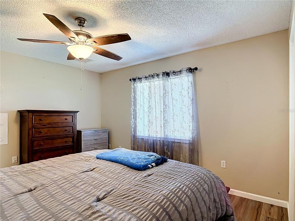 For Sale: $309,900 (3 beds, 2 baths, 1876 Square Feet)