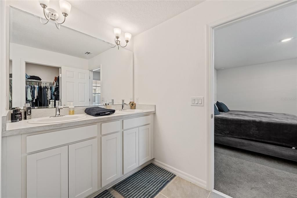 В аренду: $2,600 (4 спален, 2 ванн, 2104 Квадратных фут)
