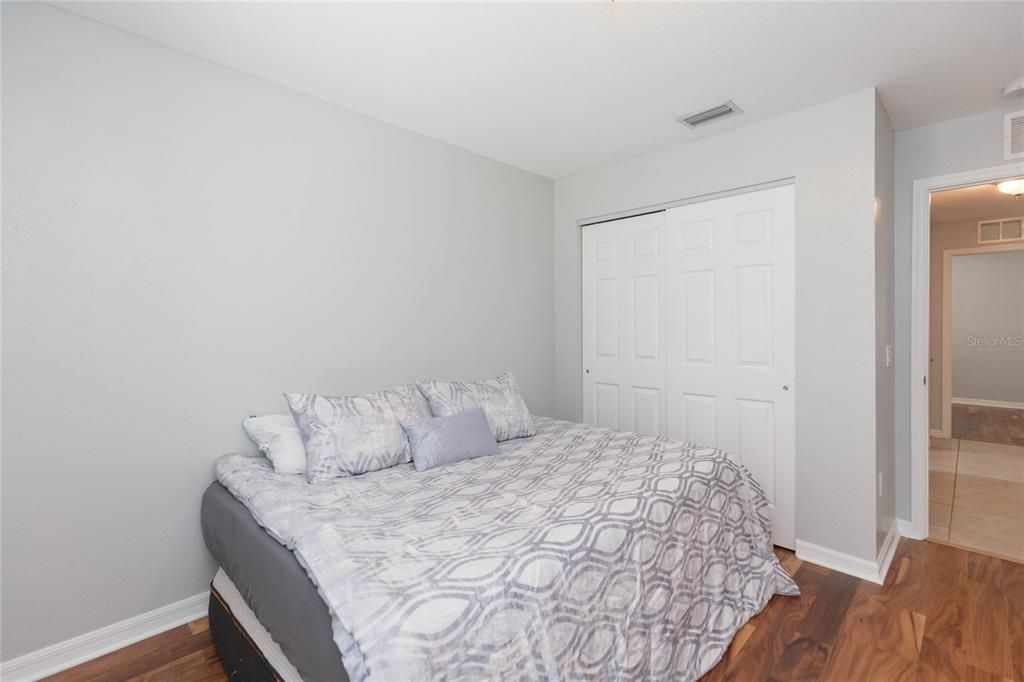 For Sale: $384,900 (3 beds, 2 baths, 1211 Square Feet)