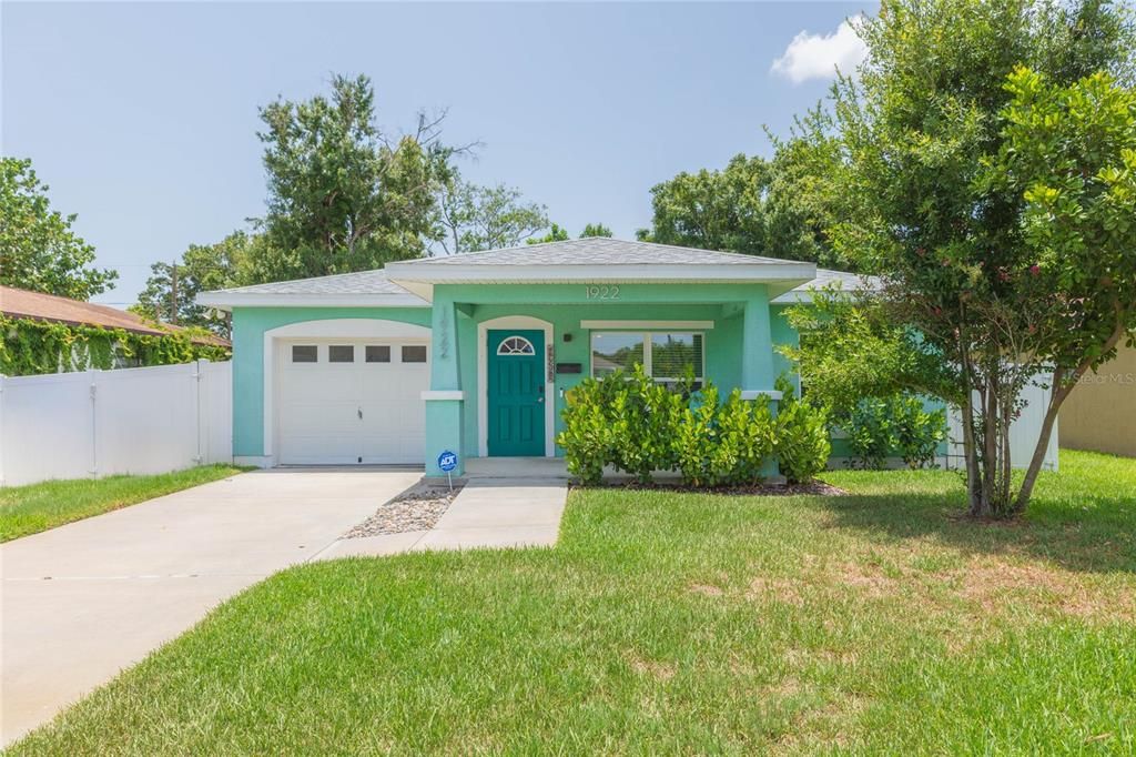 For Sale: $384,900 (3 beds, 2 baths, 1211 Square Feet)