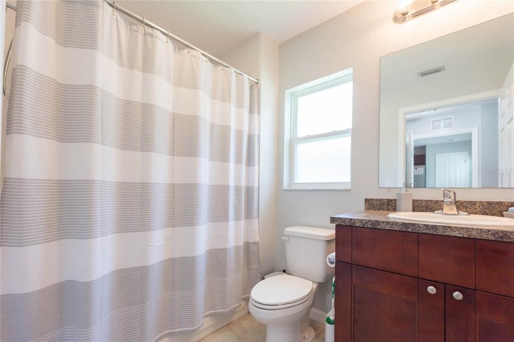 For Sale: $384,900 (3 beds, 2 baths, 1211 Square Feet)