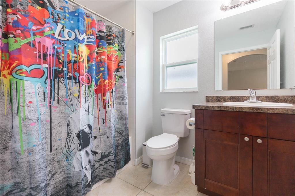 For Sale: $384,900 (3 beds, 2 baths, 1211 Square Feet)
