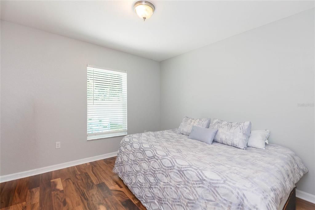 For Sale: $384,900 (3 beds, 2 baths, 1211 Square Feet)