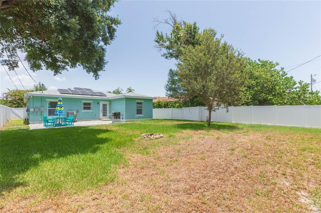 For Sale: $384,900 (3 beds, 2 baths, 1211 Square Feet)