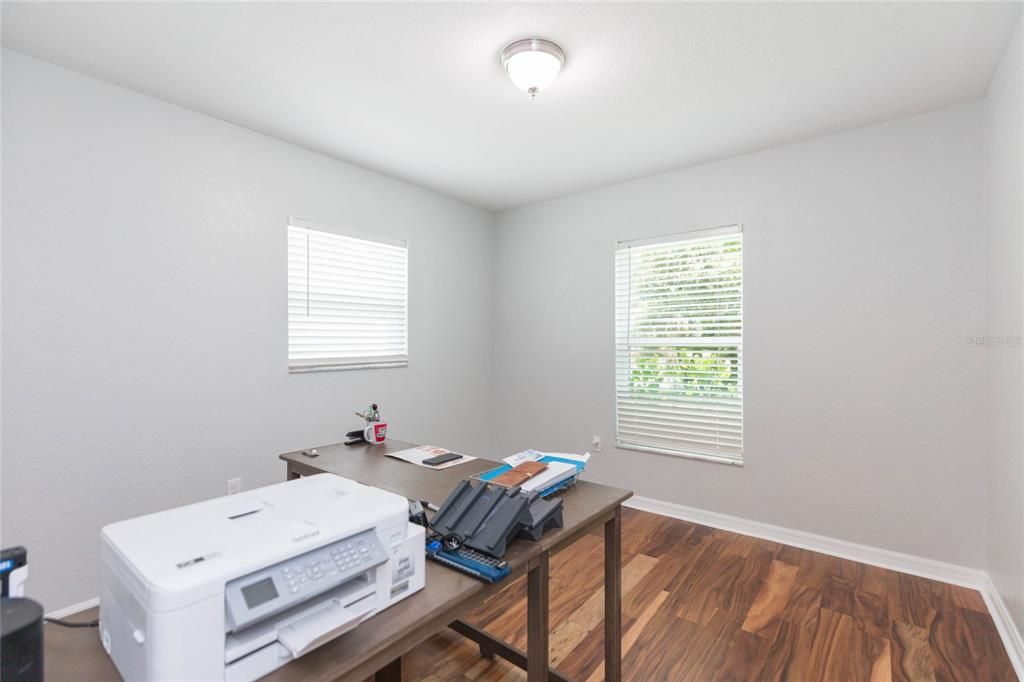 For Sale: $384,900 (3 beds, 2 baths, 1211 Square Feet)