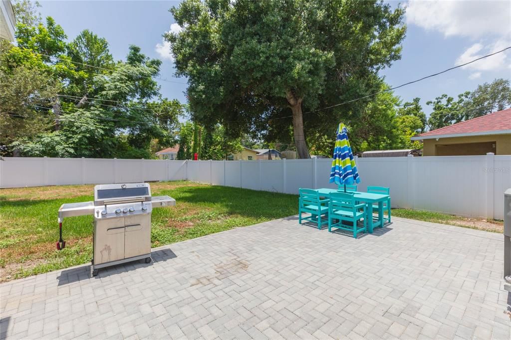 For Sale: $384,900 (3 beds, 2 baths, 1211 Square Feet)