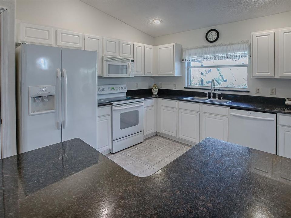 For Sale: $279,247 (3 beds, 2 baths, 1598 Square Feet)