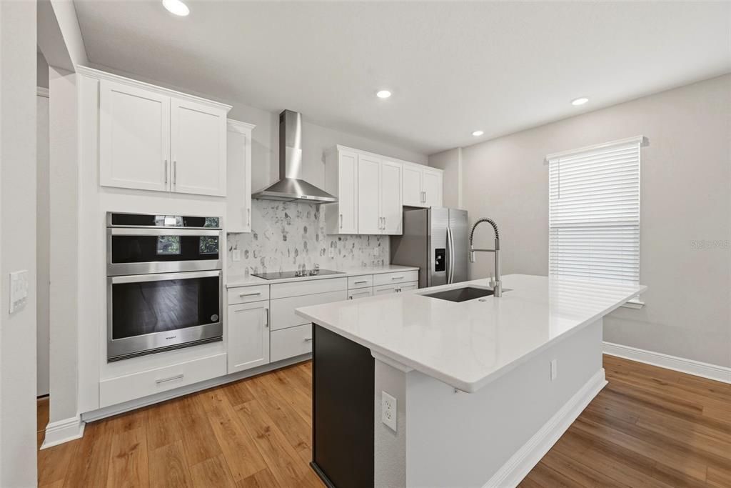 En Venta: $485,000 (4 camas, 2 baños, 2070 Pies cuadrados)