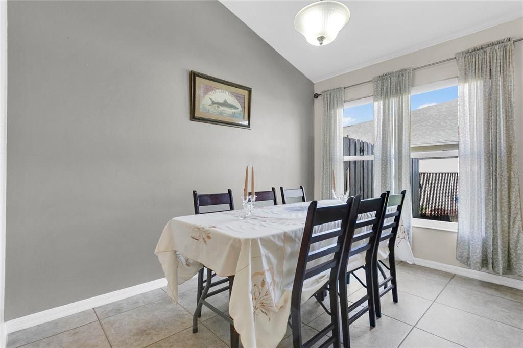 For Sale: $390,000 (3 beds, 2 baths, 1396 Square Feet)