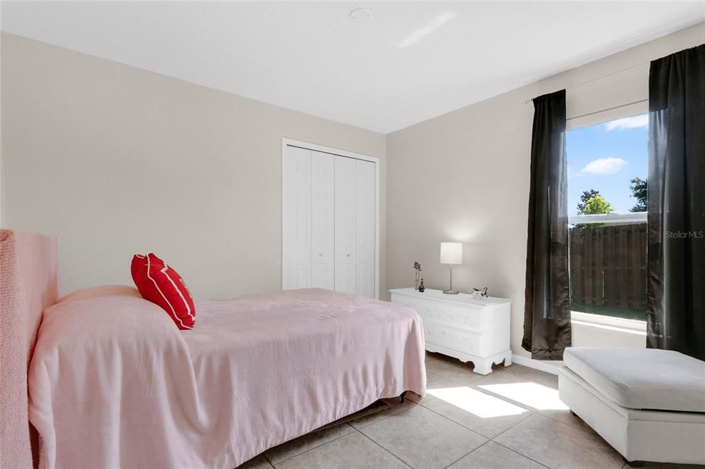 For Sale: $390,000 (3 beds, 2 baths, 1396 Square Feet)