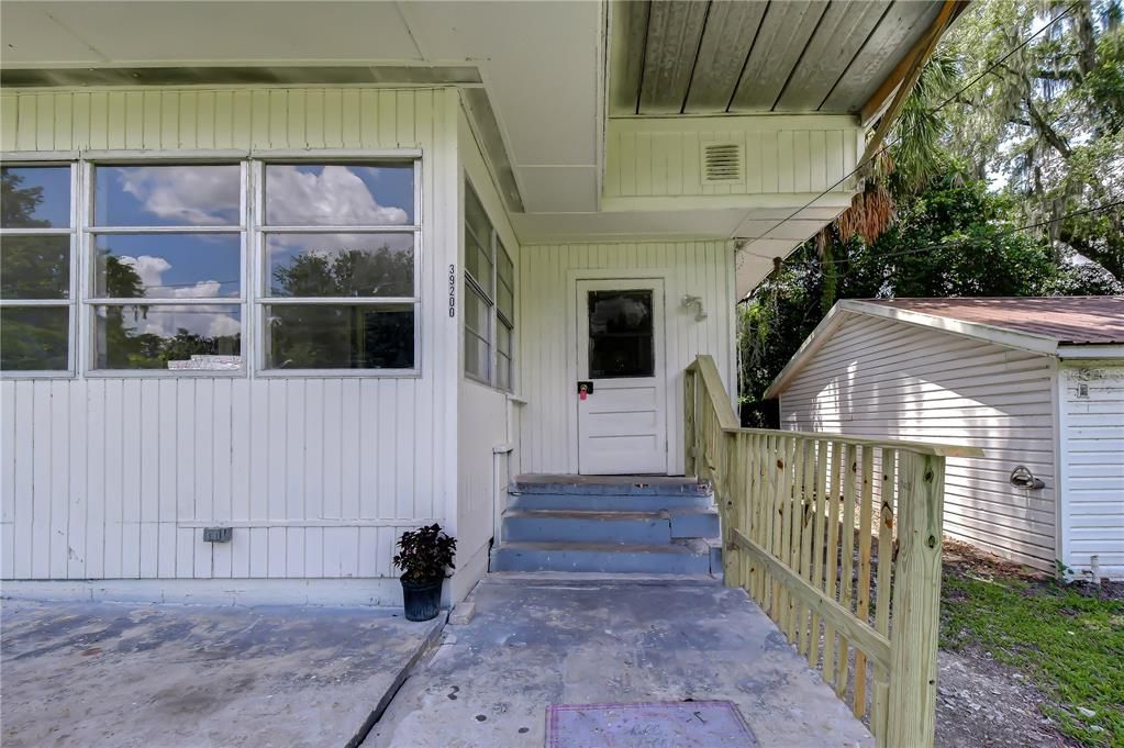 For Sale: $179,000 (2 beds, 1 baths, 674 Square Feet)