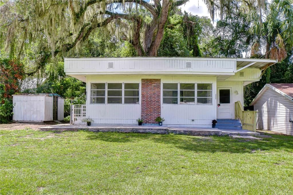 For Sale: $179,000 (2 beds, 1 baths, 674 Square Feet)