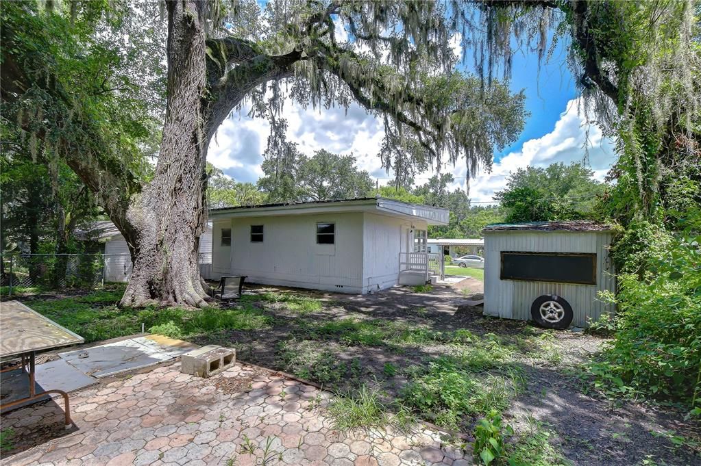 For Sale: $179,000 (2 beds, 1 baths, 674 Square Feet)