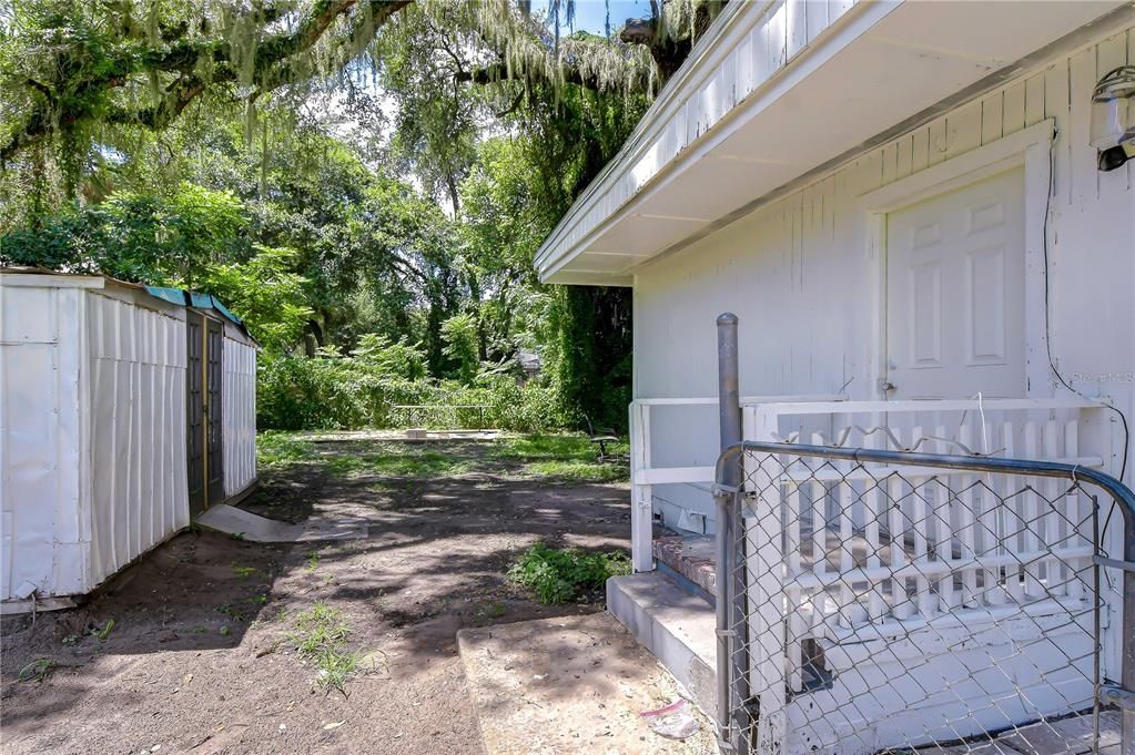 For Sale: $179,000 (2 beds, 1 baths, 674 Square Feet)