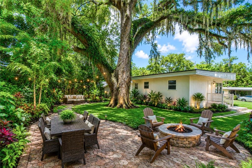 For Sale: $179,000 (2 beds, 1 baths, 674 Square Feet)