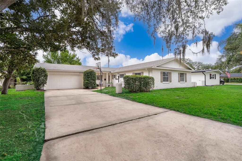 For Sale: $525,000 (4 beds, 2 baths, 1920 Square Feet)