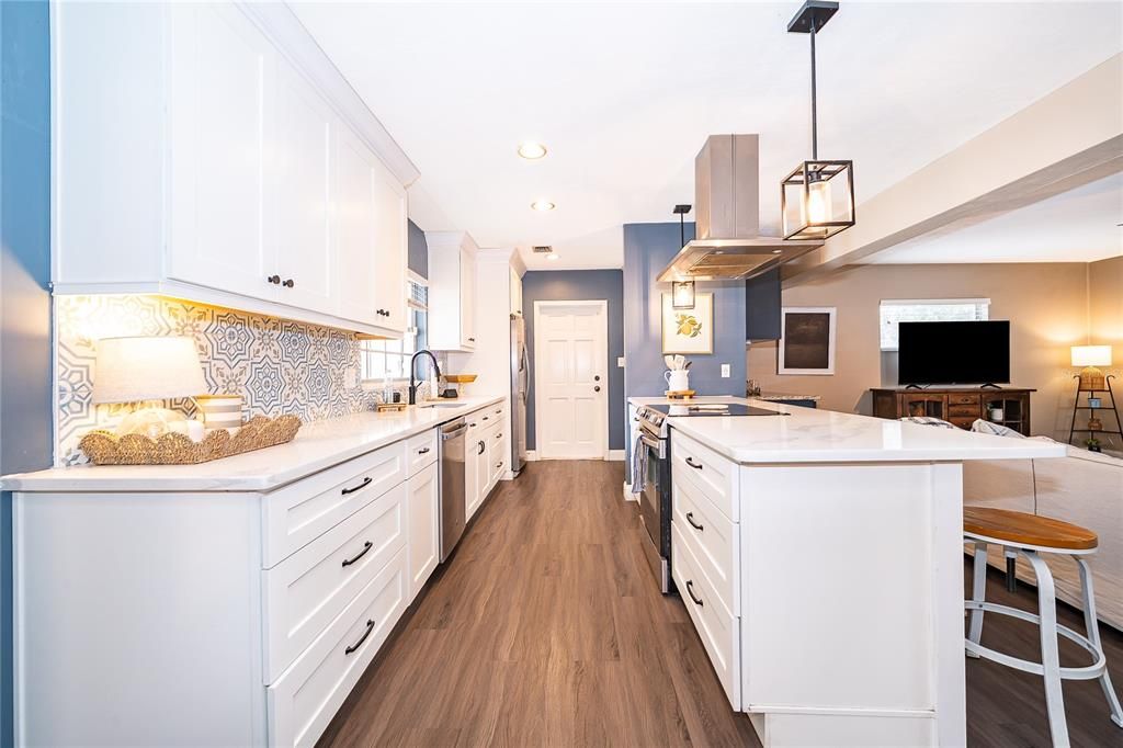 For Sale: $525,000 (4 beds, 2 baths, 1920 Square Feet)