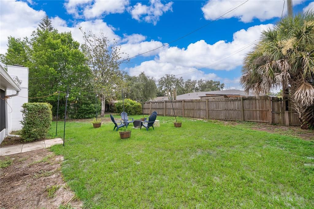 For Sale: $525,000 (4 beds, 2 baths, 1920 Square Feet)