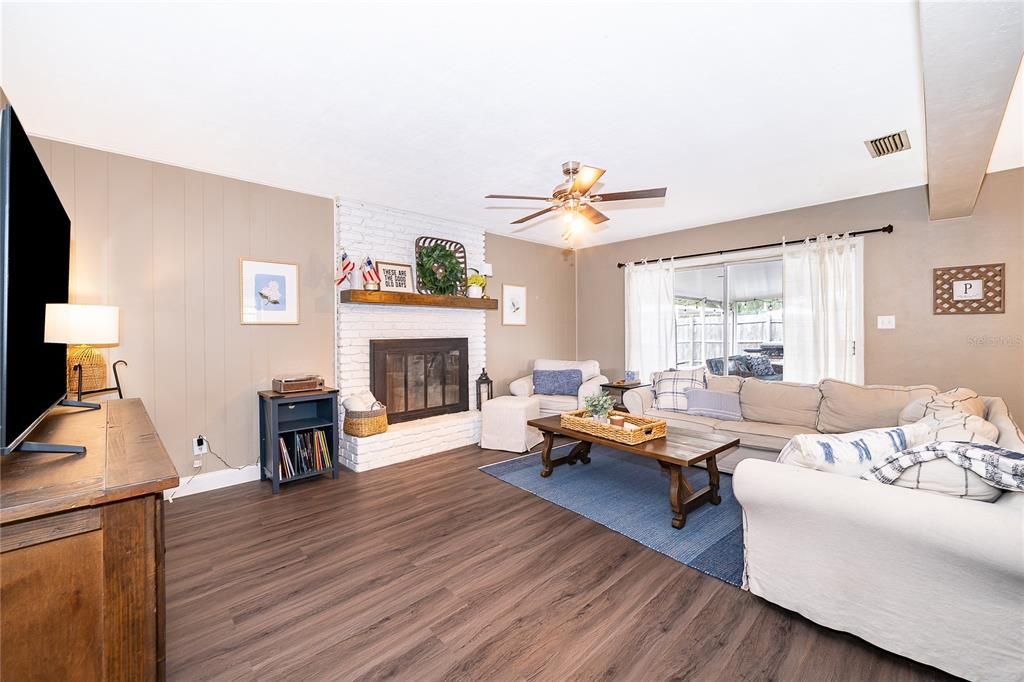 For Sale: $525,000 (4 beds, 2 baths, 1920 Square Feet)
