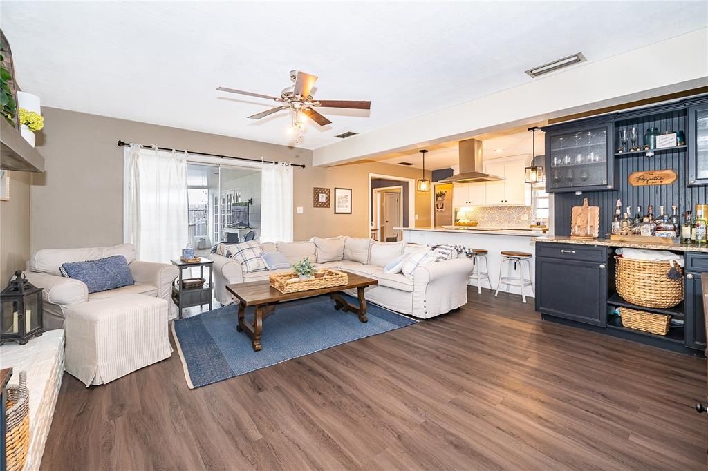 For Sale: $525,000 (4 beds, 2 baths, 1920 Square Feet)