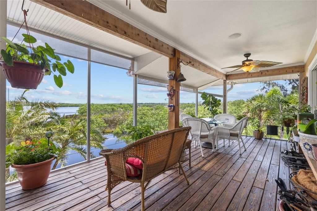 En Venta: $999,000 (3 camas, 3 baños, 1825 Pies cuadrados)
