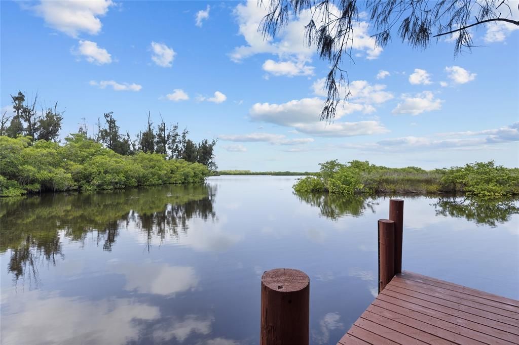 En Venta: $999,000 (3 camas, 3 baños, 1825 Pies cuadrados)