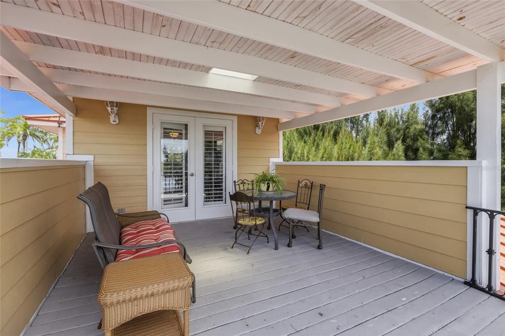 En Venta: $999,000 (3 camas, 3 baños, 1825 Pies cuadrados)