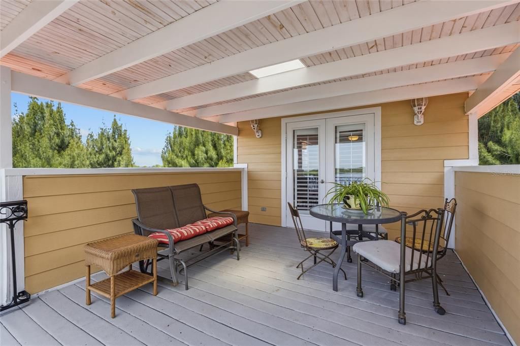 En Venta: $999,000 (3 camas, 3 baños, 1825 Pies cuadrados)