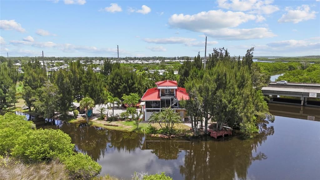 En Venta: $999,000 (3 camas, 3 baños, 1825 Pies cuadrados)