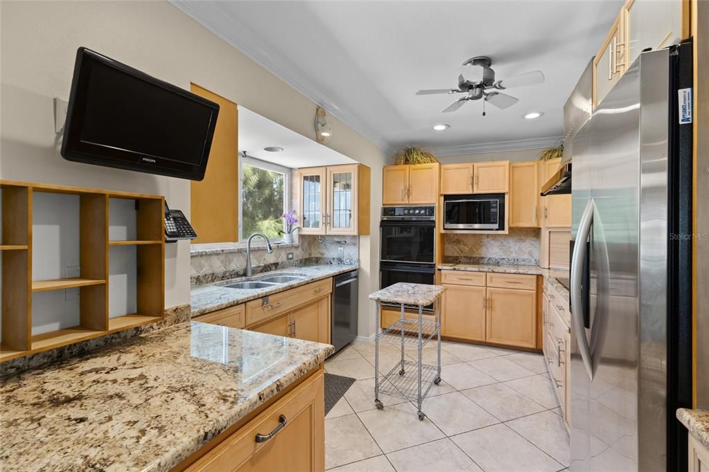 En Venta: $999,000 (3 camas, 3 baños, 1825 Pies cuadrados)