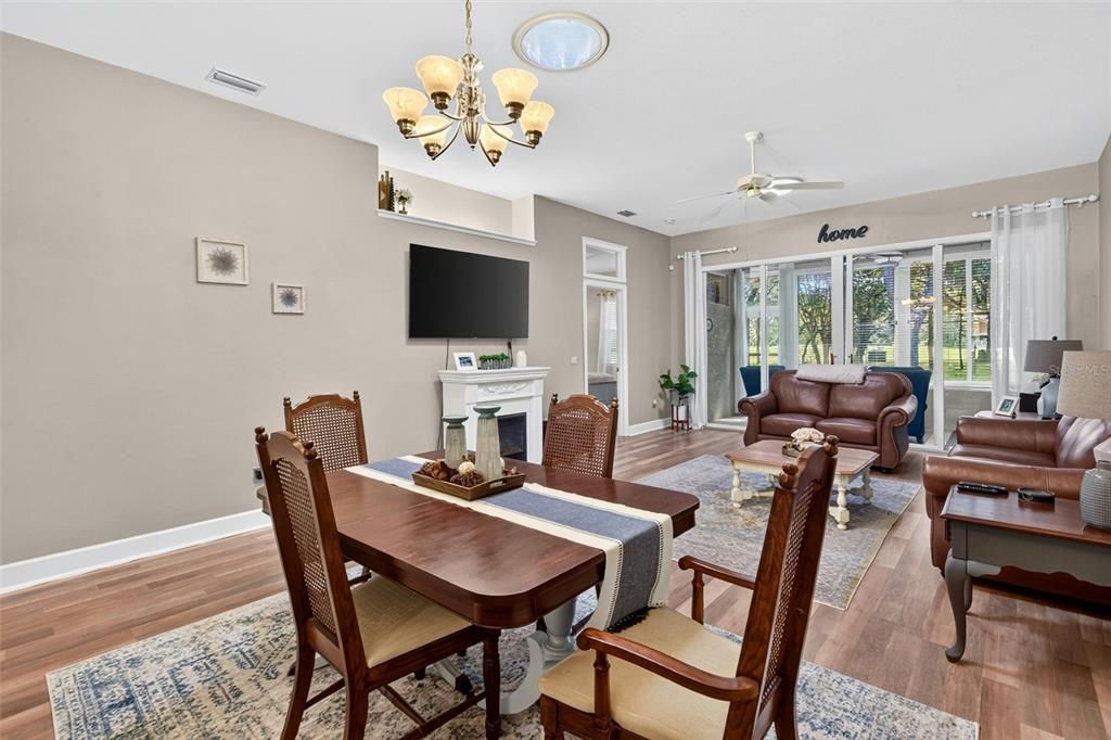 En Venta: $329,999 (3 camas, 2 baños, 1684 Pies cuadrados)