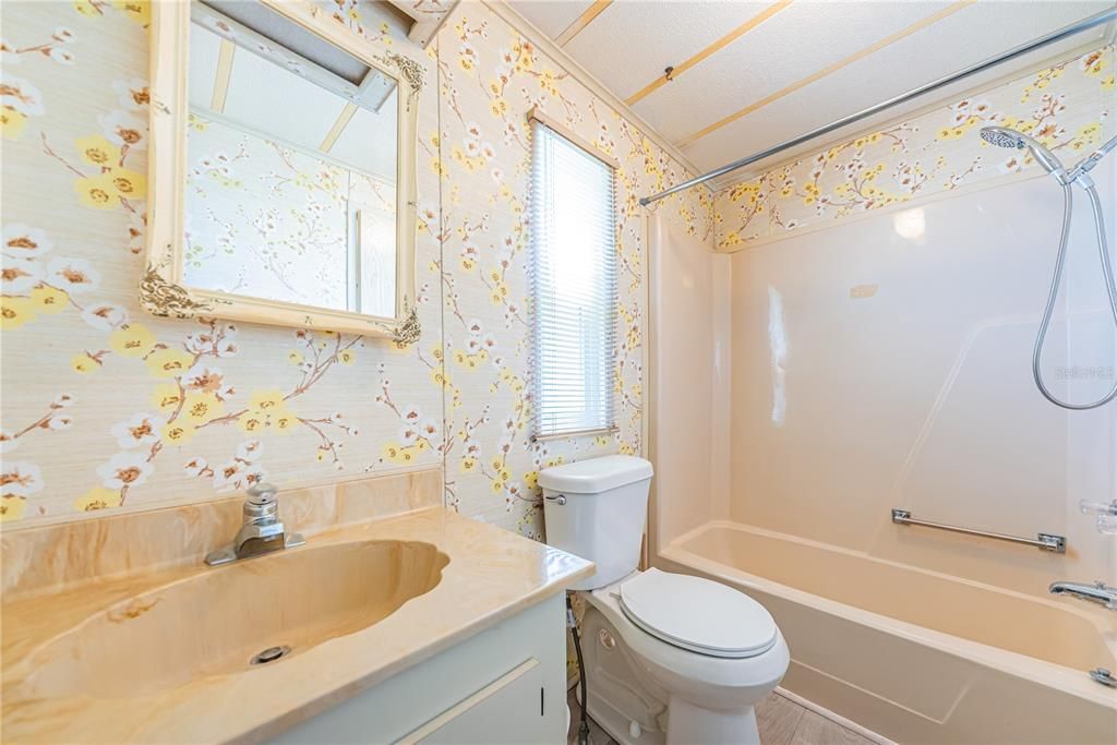 На продажу: $130,000 (2 спален, 2 ванн, 960 Квадратных фут)