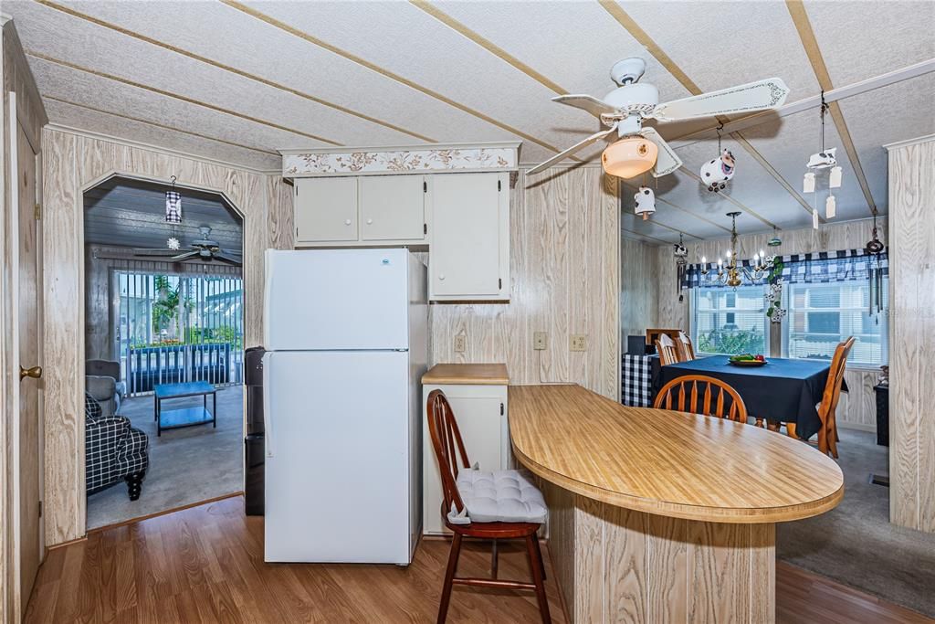 На продажу: $130,000 (2 спален, 2 ванн, 960 Квадратных фут)