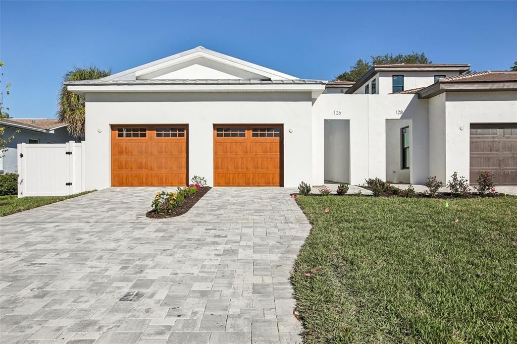En Venta: $2,495,000 (4 camas, 3 baños, 3850 Pies cuadrados)