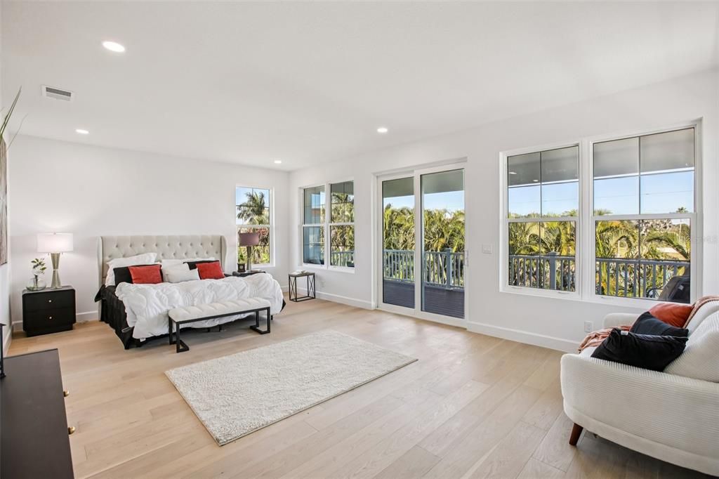 En Venta: $2,495,000 (4 camas, 3 baños, 3850 Pies cuadrados)