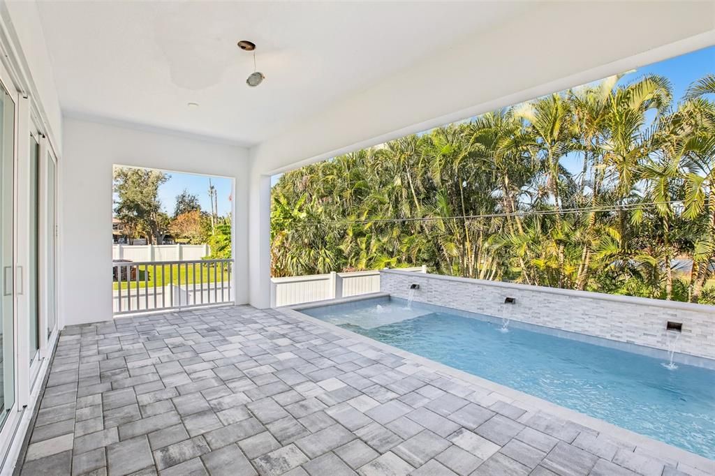 En Venta: $2,495,000 (4 camas, 3 baños, 3850 Pies cuadrados)