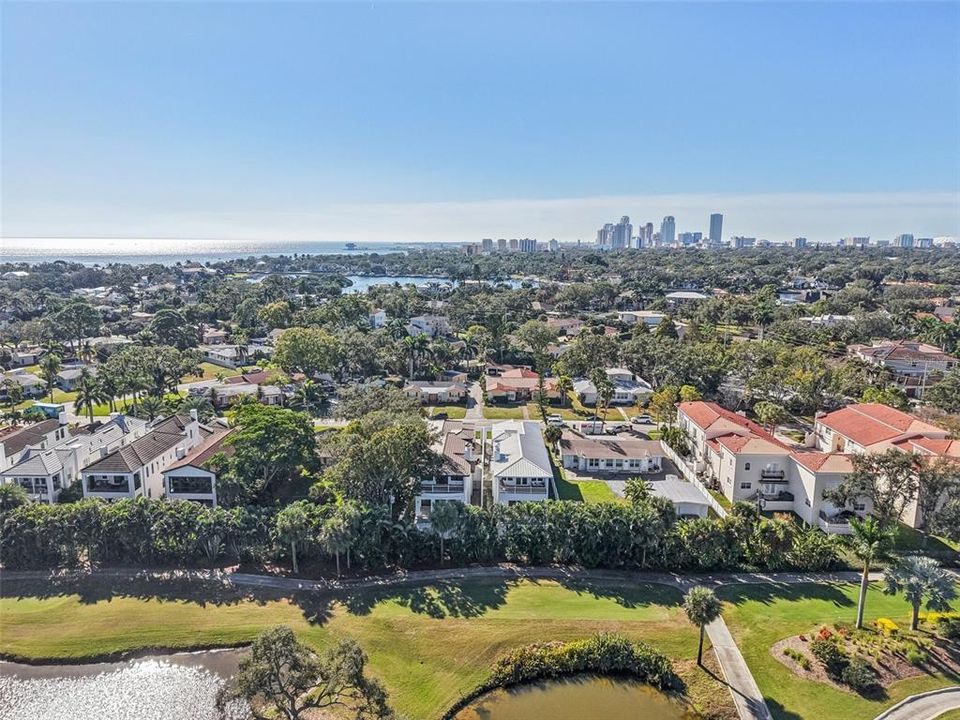 En Venta: $2,495,000 (4 camas, 3 baños, 3850 Pies cuadrados)