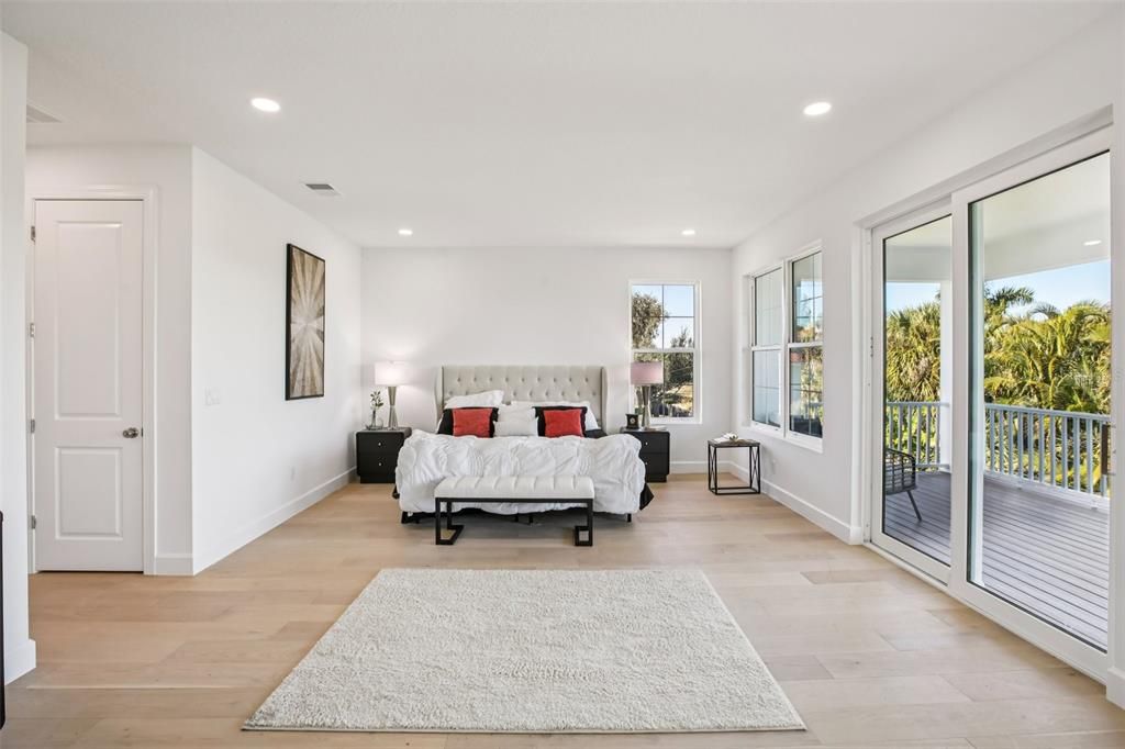 En Venta: $2,495,000 (4 camas, 3 baños, 3850 Pies cuadrados)