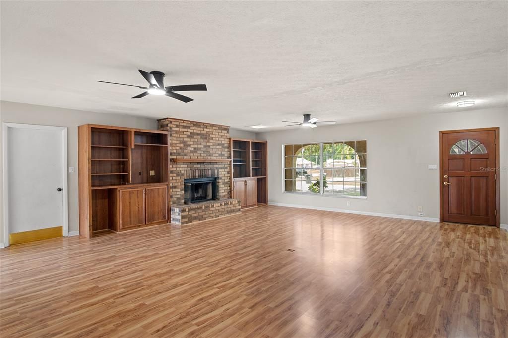 En Venta: $380,000 (3 camas, 2 baños, 1664 Pies cuadrados)
