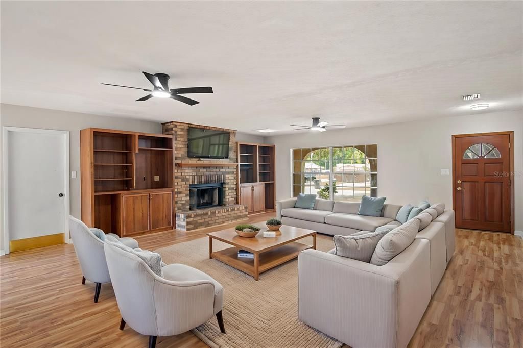 En Venta: $380,000 (3 camas, 2 baños, 1664 Pies cuadrados)
