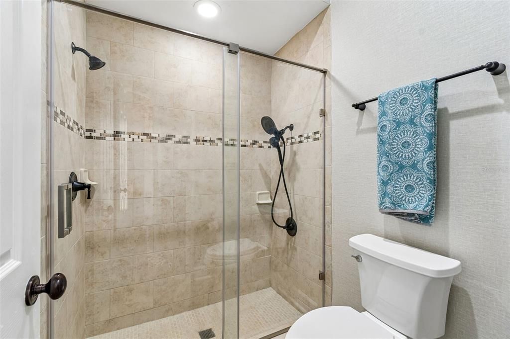 En Venta: $1,190,000 (6 camas, 4 baños, 4337 Pies cuadrados)