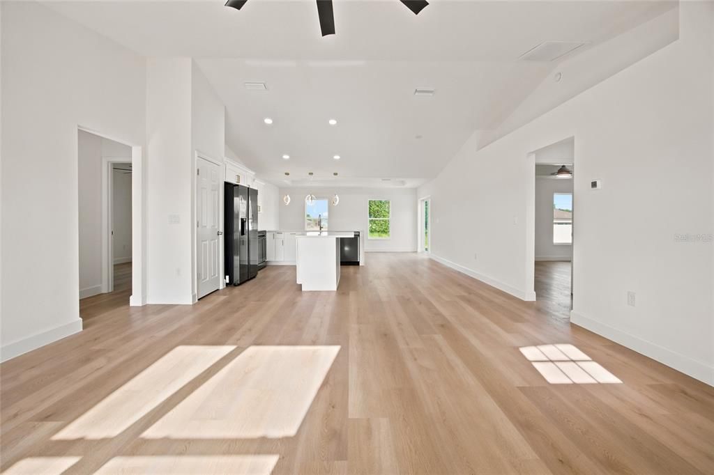 En Venta: $279,900 (3 camas, 2 baños, 1559 Pies cuadrados)