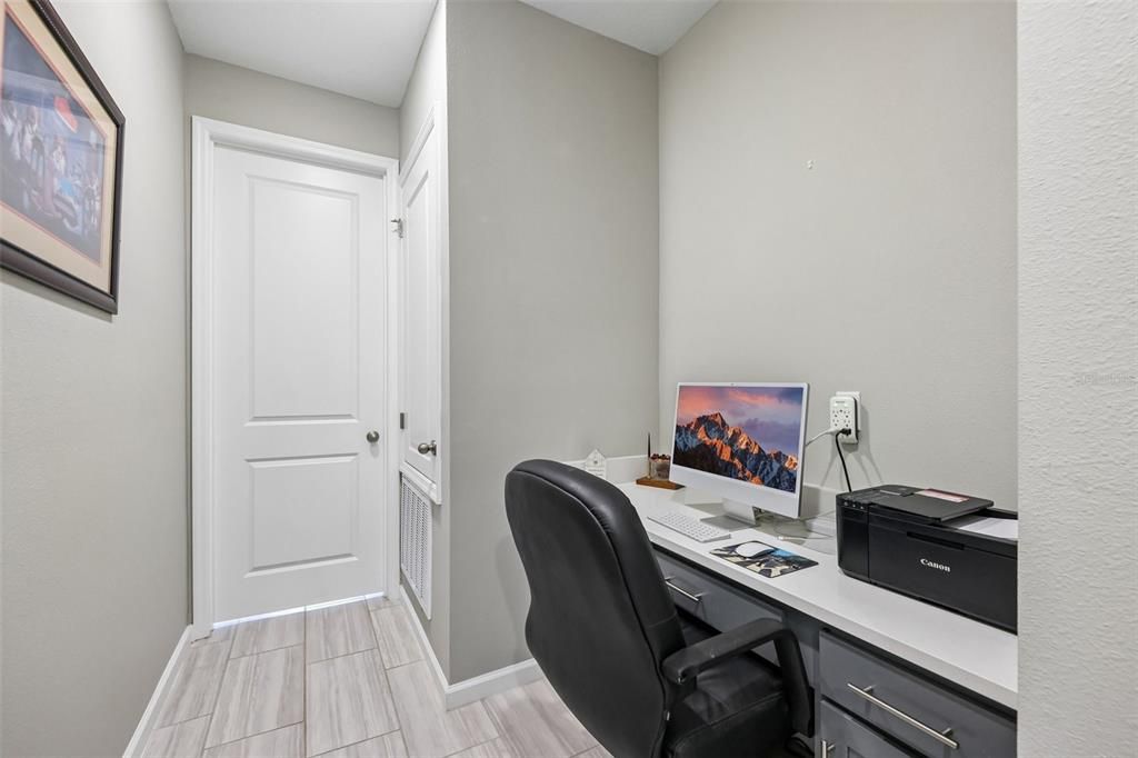 For Sale: $399,000 (3 beds, 2 baths, 1725 Square Feet)