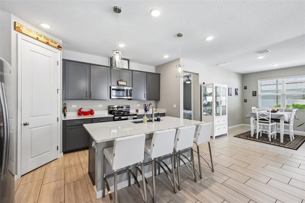 For Sale: $399,000 (3 beds, 2 baths, 1725 Square Feet)
