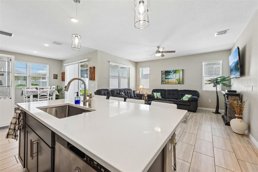 For Sale: $399,000 (3 beds, 2 baths, 1725 Square Feet)