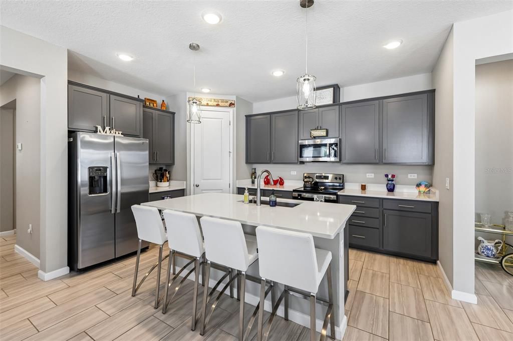 For Sale: $399,000 (3 beds, 2 baths, 1725 Square Feet)