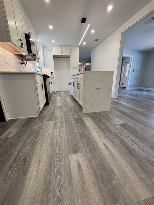 На продажу: $499,999 (3 спален, 2 ванн, 1327 Квадратных фут)