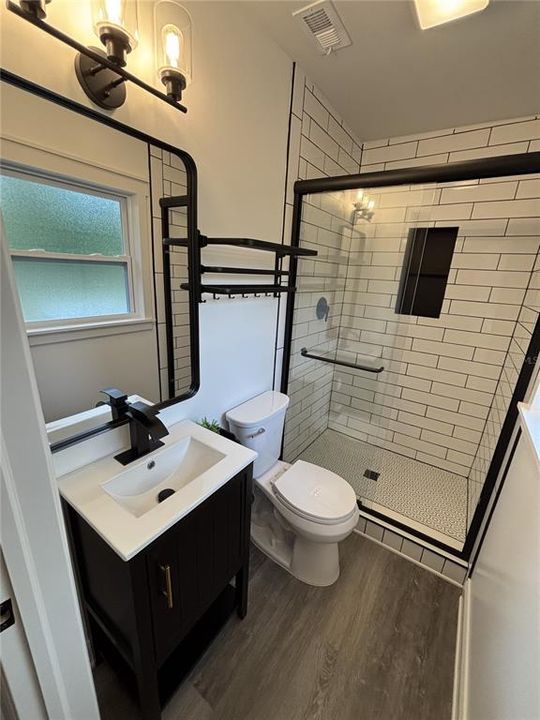 На продажу: $499,999 (3 спален, 2 ванн, 1327 Квадратных фут)