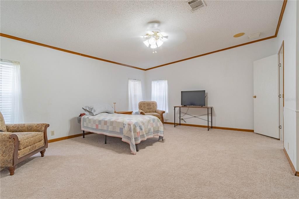 For Sale: $345,000 (4 beds, 3 baths, 2356 Square Feet)